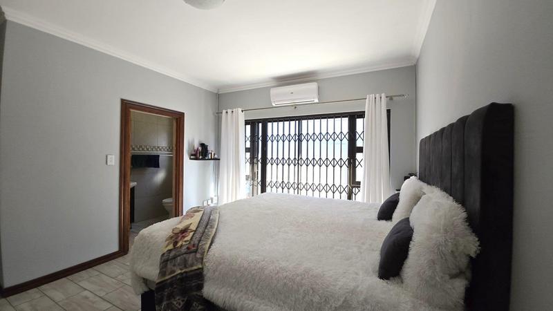 2 Bedroom Property for Sale in Gateway Manor North West